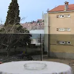 Cok 아파트 로비니